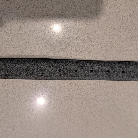 Michael Kors Women's Belt in Black with Gold Buckle - Picture 11 of 13